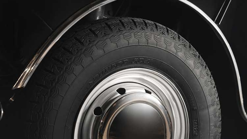 Sumitomo Rubber представила новую модель шин для ретромобилей