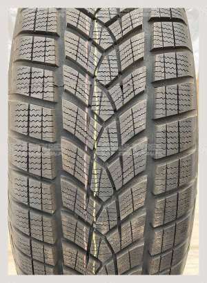 Goodyear Ultra Grip Ice SUV 215/60 R17 96T